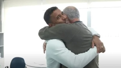 Marcos Rocha abraça Felipão no Grêmio