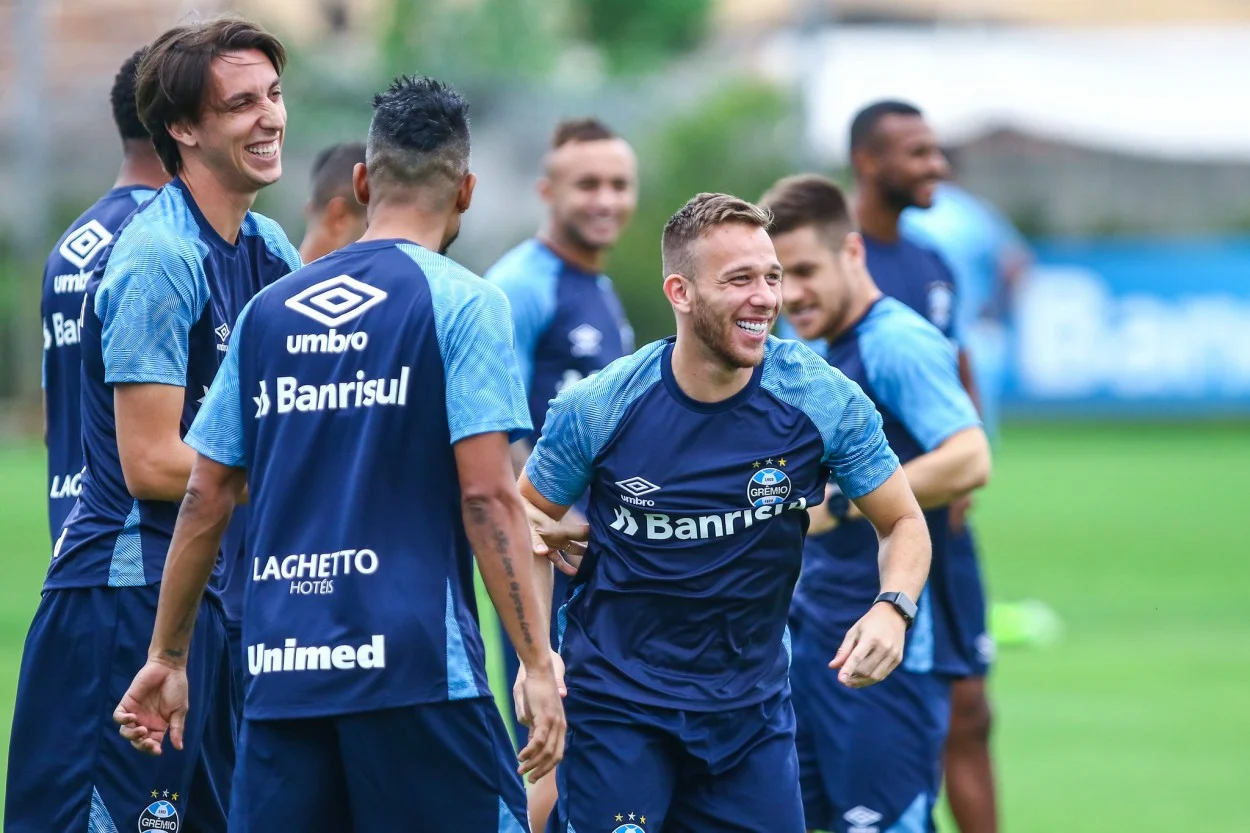 Arthur negocia com Grêmio