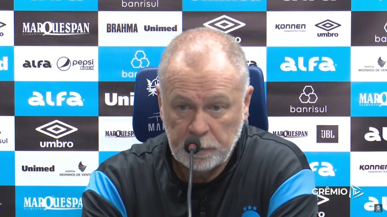 Deu bronca no elenco: Mano Menezes expõe falhas e falta de atitude no Grêmio Mano Menezes em Fluminense x Grêmio