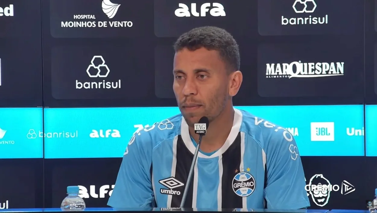 Leitura labial indica possível lesão de Marcos Rocha no Grêmio: "Foi para o saco" Marcos Rocha coletiva de apresentação no Grêmio