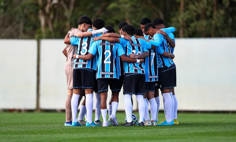 Shakhtar Donetsk faz proposta milionária por joia da base do Grêmio RS - ESPORTES/U17: BRASILEIRÃO - Lance da partida Grêmio x Bahia, no CFT Presidente Hélio Dourado, em Eldorado do Sul, na data de 28/07/2025, válida pelo Brasileirão Sub-17. FOTO: ANGELO PIERETTI/GRÊMIO FBPA