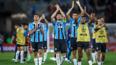 Grêmio pode ter time titular com oito jogadores já convocados por suas seleções RS - FUTEBOL/CAMPEONATO BRASILEIRO 2025/GREMIO X FLAMENGO - ESPORTES - Lance da partida entre Gremio e Flamento disputada na tarde deste domingo, no Estadio Maracana, no Rio de Janeiro, em partida valida pela Campeonato Brasileiro 2025. FOTO: LUCAS UEBEL/GREMIO FBPA