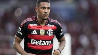Samuel Lino cita clima amargo no Flamengo e lamenta pênalti para o Grêmio: "Caiu do céu" Samuel Lino em Flamengo x Grêmio