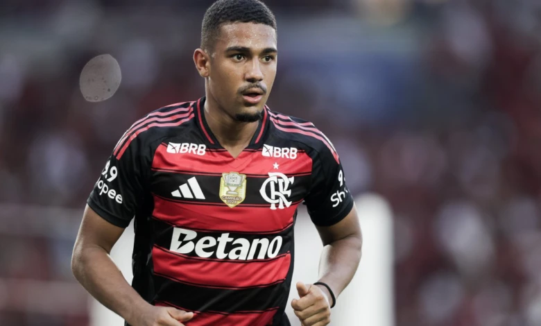 Samuel Lino cita clima amargo no Flamengo e lamenta pênalti para o Grêmio: "Caiu do céu" Samuel Lino em Flamengo x Grêmio
