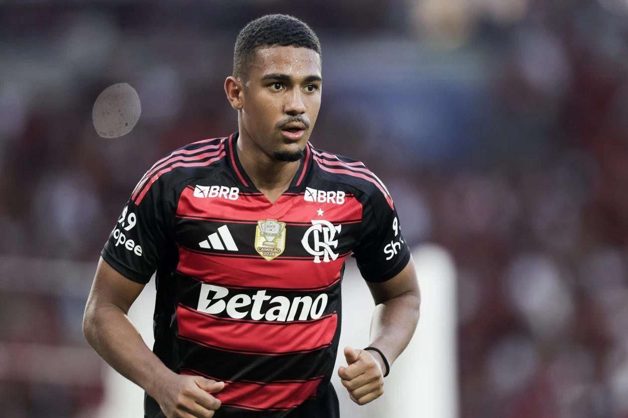 Samuel Lino cita clima amargo no Flamengo e lamenta pênalti para o Grêmio: "Caiu do céu" Samuel Lino em Flamengo x Grêmio