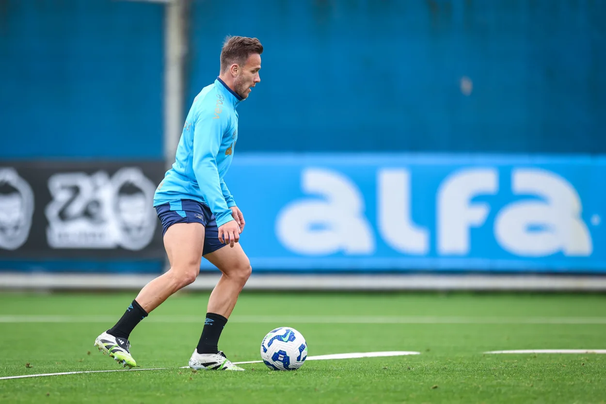Grêmio passa a ter Arthur