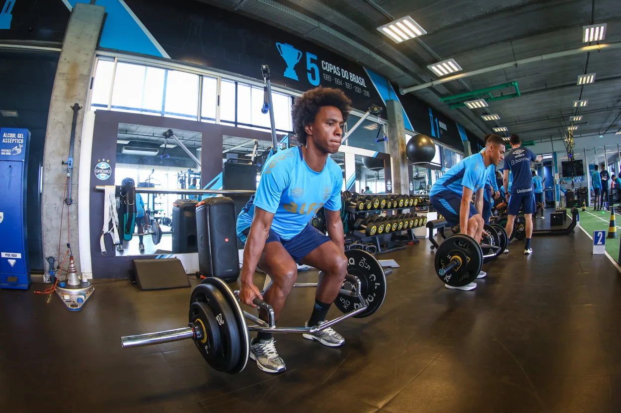 Grêmio divulga detalhes da apresentação oficial de Willian; saiba como acompanhar Willian treina pelo Grêmio