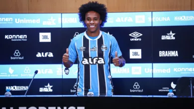 Da estreia no Gre-Nal ao futuro papo com Róger Guedes: tudo sobre Willian no Grêmio Willian chegando ao Grêmio