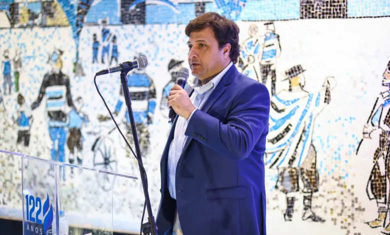 Presidente do Grêmio banca Mano Menezes mesmo com qualquer resultado no Gre-Nal Alberto Guerra banca Mano Menezes no Grêmio