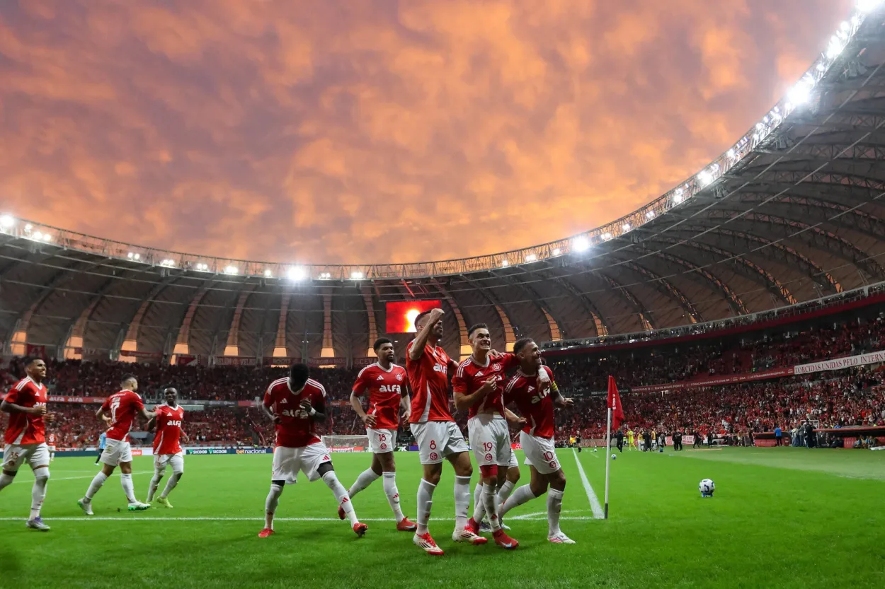 Inter busca treinador