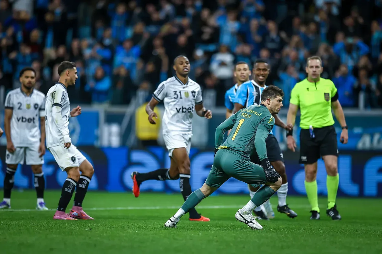 Mudança no local da câmera na Arena salvou o Grêmio contra o Botafogo Grêmio na Arena