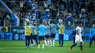 Torcida do Grêmio reclama de Dodi