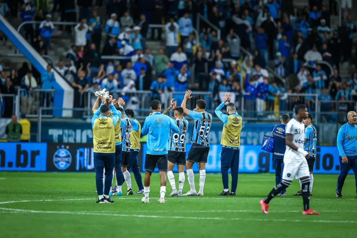 Torcida do Grêmio reclama de Dodi