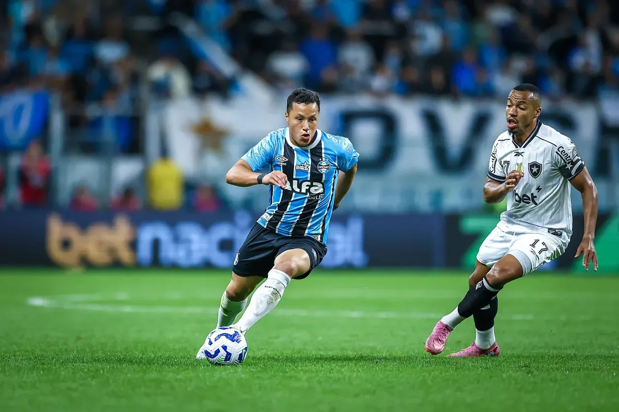 Alex Bagé chama a atenção para a postura de Marlon no jogo entre Grêmio e Botafogo Marlon pelo Grêmio