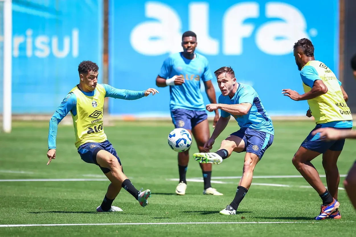 Grêmio divulga projeção de público contra o Vitória e altera planejamento pelo horário Grêmio em campo no domingo
