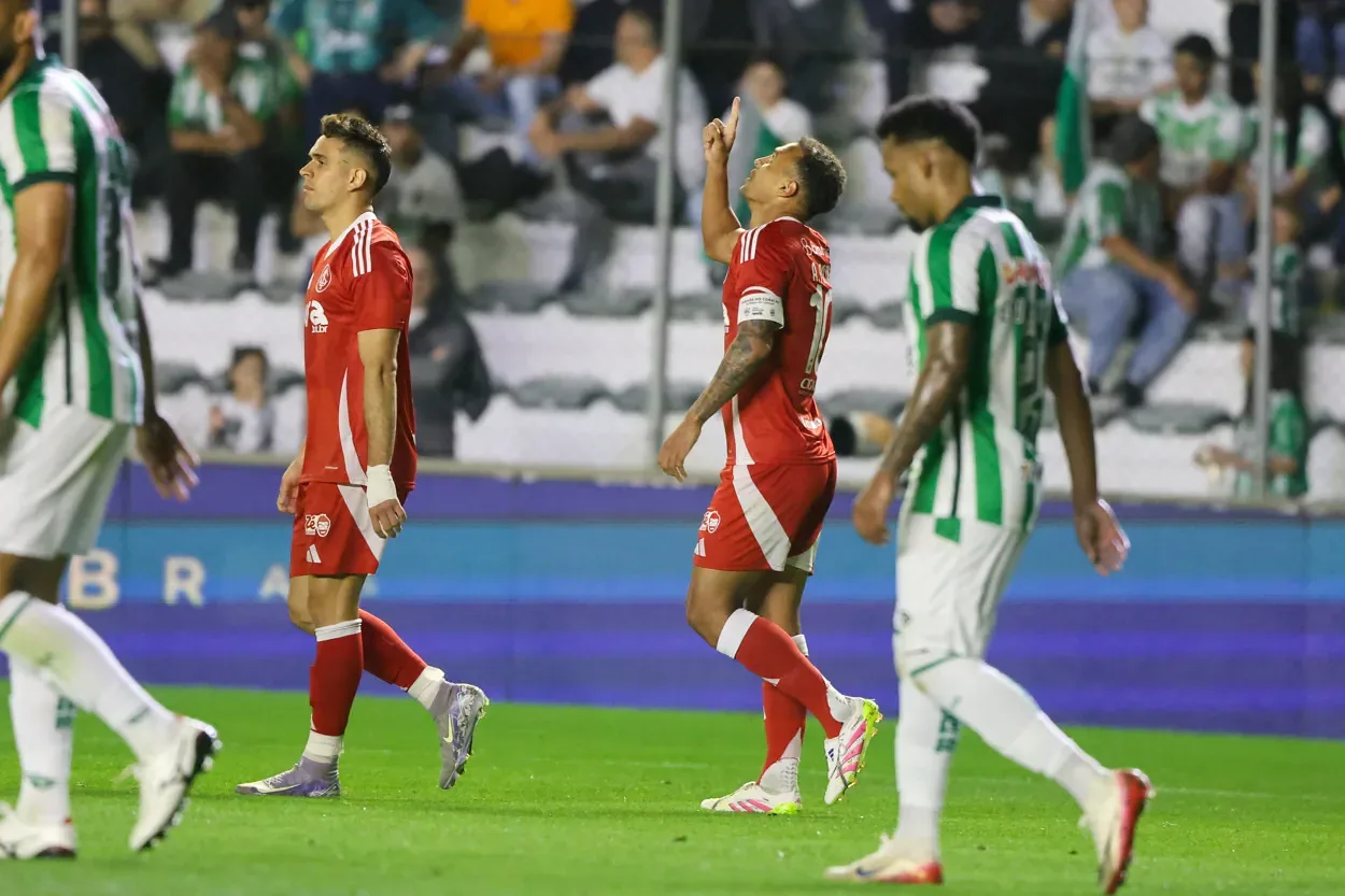 Inter empata fora