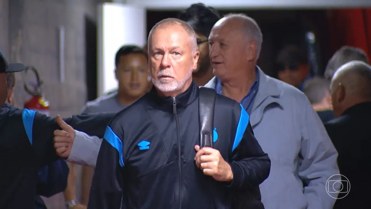 Mano Menezes surpreende e define capitão inédito no Grêmio para o Gre-Nal Grêmio