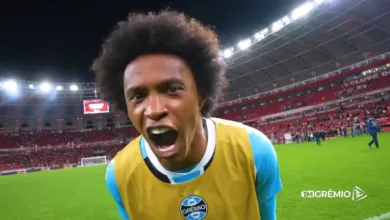 Grêmio divulga vídeo divertido de Willian após estreia no Gre-Nal: “Comecei bem, hein?” Willian, volante do Grêmio, no Ge-Nal 448