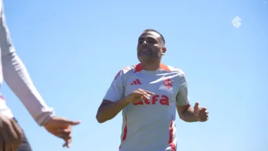 Grupo desanimado? Mercado faz apelo e quer Inter forte contra o Corinthians Gabriel Mercado, em dia de treinamento no Inter