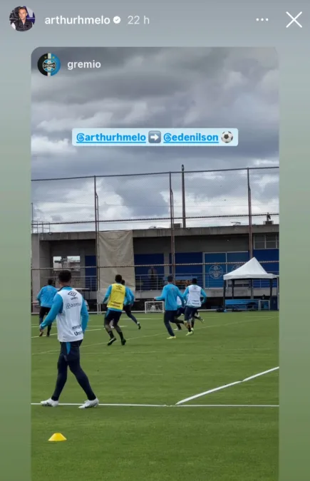 Arthur dá assistência para Edenilson no Grêmio e resume Willian com uma palavra