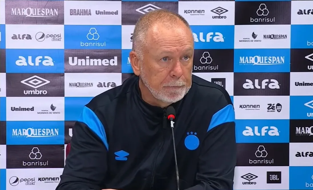 Mano Menezes fala de Roger Machado após Gre-Nal e deixa recado sobre demissões Mano Menezes, em coletiva do Grêmio após a vitória 3x2 contra o Inter