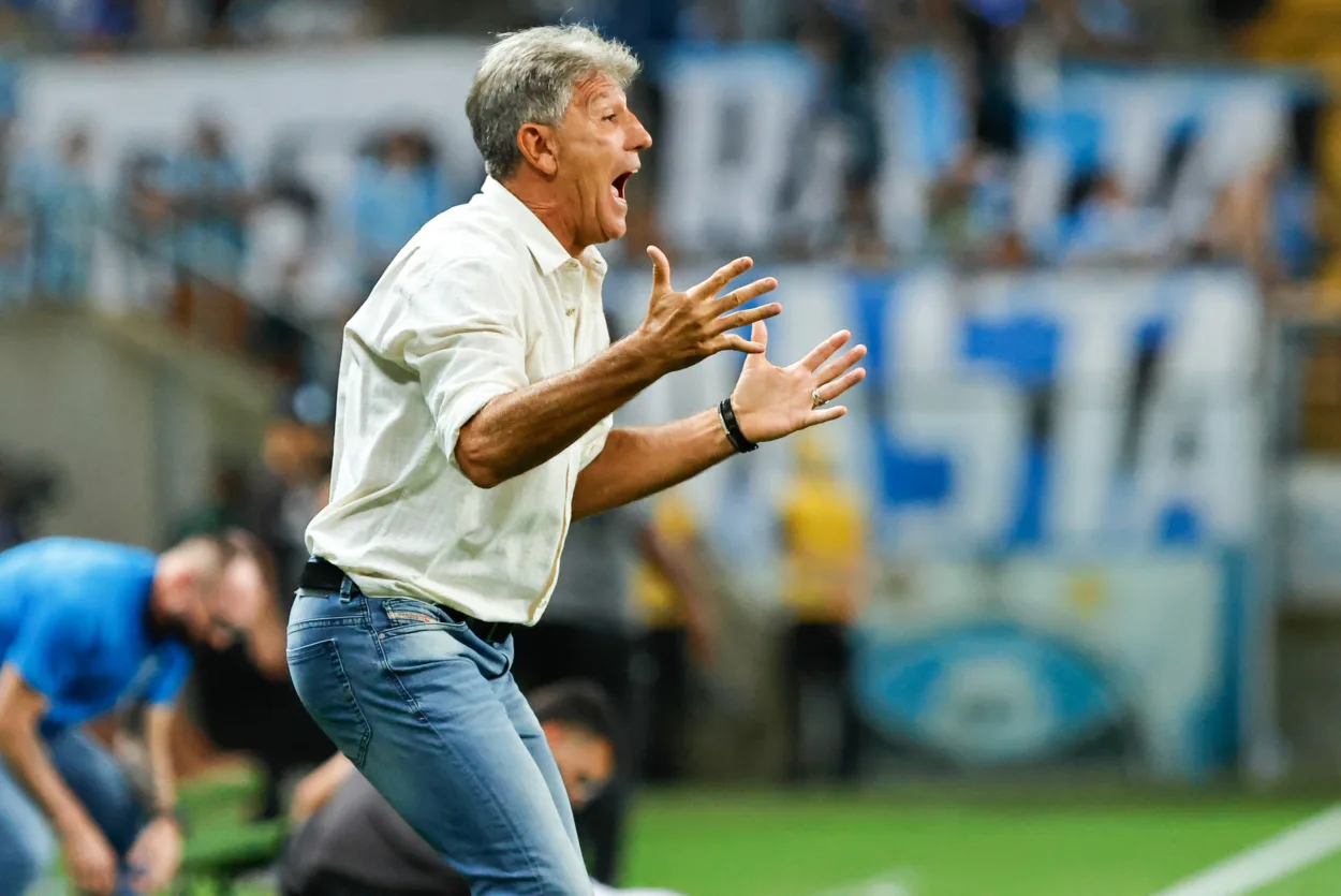 RS - ESPORTE/FUTEBOL - Renato Portaluppi, técnico do Grêmio, durante partida contra o Novo Hamburgo, válida pela sexta rodada do Campeonato Gaúcho 2024. FOTO: Roberto Vinicius/AGAFOTO/Zona Mista