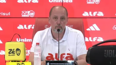 Jornalista revela reunião tensa do Inter e cobranças por renúncia do presidente Alessandro Barcellos Alessandro Barcellos, presidente do Inter