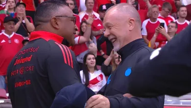 Mano Menezes fala de Roger Machado após Gre-Nal e deixa recado sobre demissões Roger Machado e Mano Menezes, treinadores de Inter e Grêmio