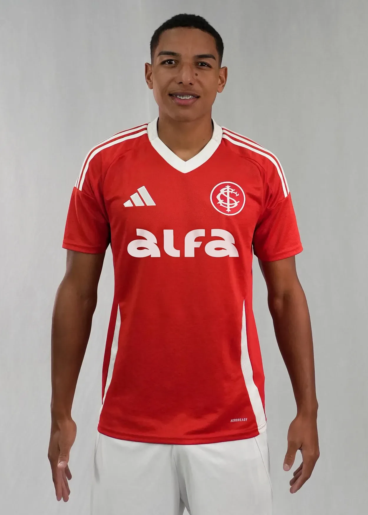 Inter convoca novidade da base entre os relacionados para enfrentar o Juventude Yan henrique, novo atleta relacionado no time profissional do Inter