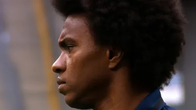 Arthur age rápido e manda recado a Willian antes da confirmação da fratura no Grêmio Willian, volante do Grêmio