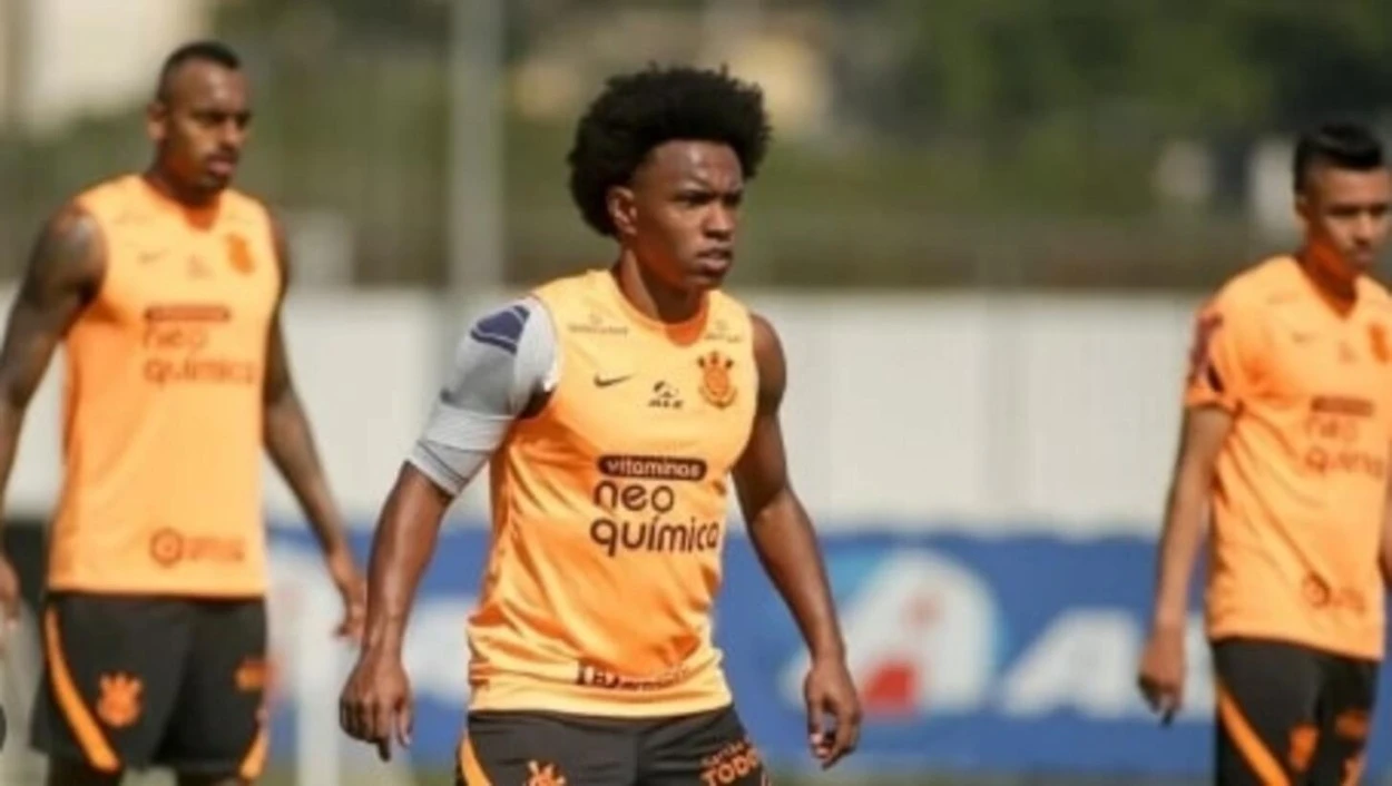 Grêmio tenta aproveitar reta final da janela e consulta situação de Willian, diz ESPN Willian na mira do Grêmio
