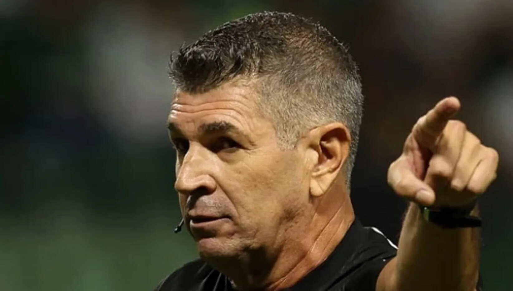 Árbitro de Inter x Grêmio admite empolgação pela escala: "Adoro o Gre-Nal" Gre-Nal