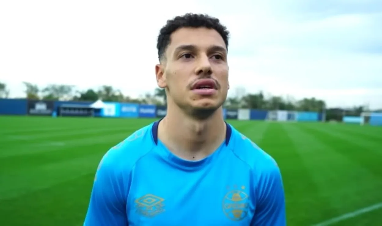 Enzo promete ser um "torcedor em campo" e fala da chegada ao Grêmio: "Impressionante" Enzo pelo Grêmio