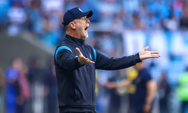 Mano Menezes, treinador do Grêmio