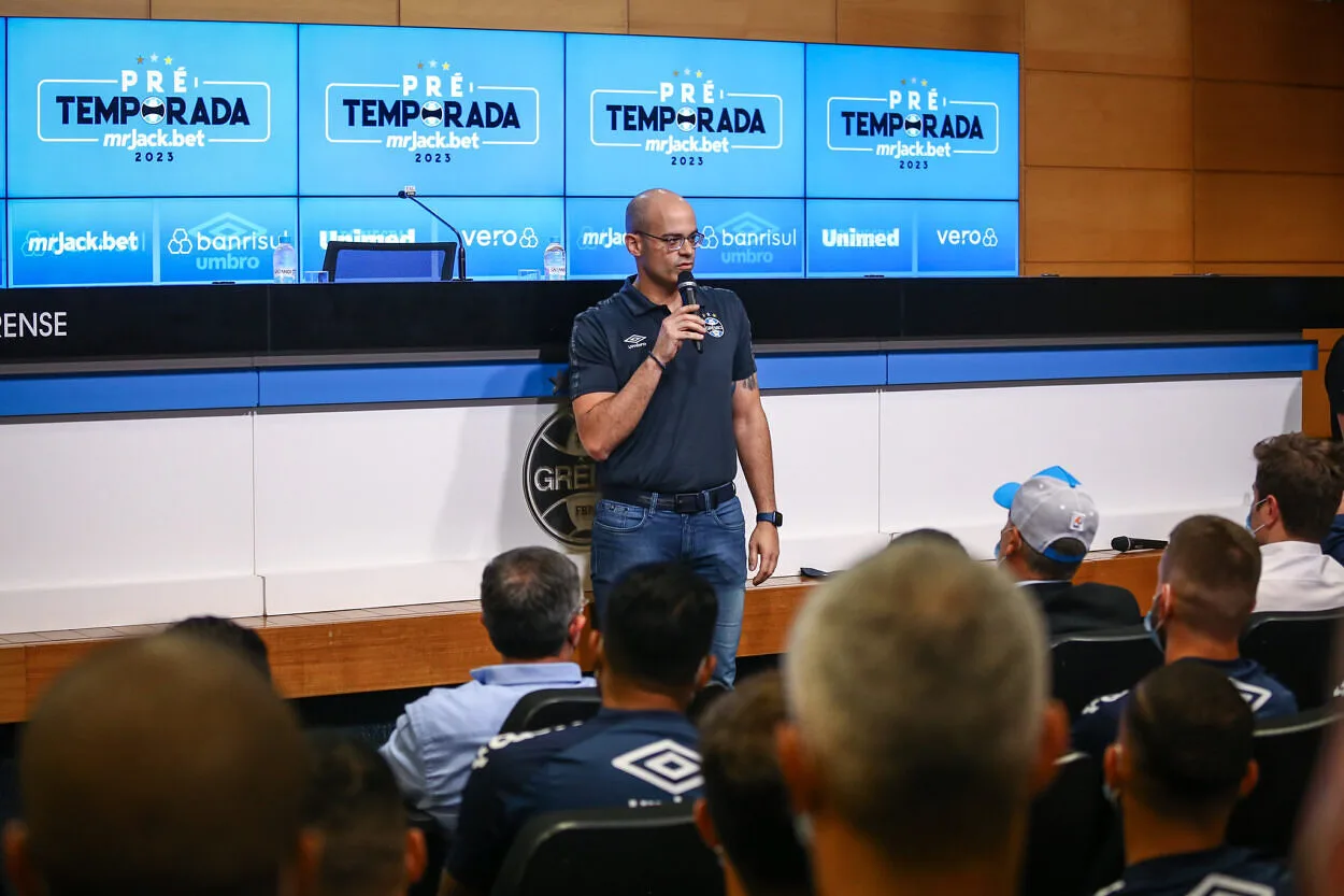 Jornalistas debatem a estrela mundial de Caleffi no Grêmio: "O Messi tu descarta?" Grêmio de Paulo Caleffi
