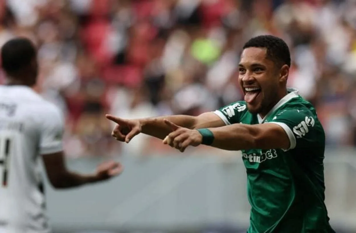 Tottenham e Chelsea tentam investida por Vitor Roque, mas Palmeiras reage Tottenham e Chelsea tentam investida por Vitor Roque, mas Verdão reage