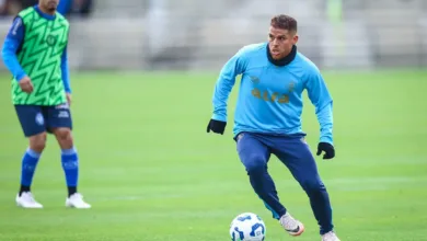 Grêmio admite que segue tentando encontrar melhor forma de Cuéllar: "Muito cuidado" Cuéllar pelo Grêmio