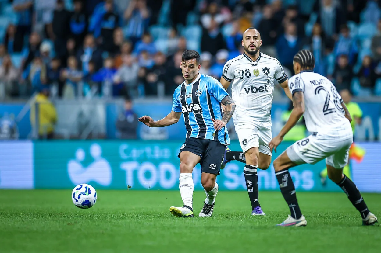 Grêmio cobra São Paulo e Botafogo por dívidas pendentes: "Infelizmente, é normal" Grêmio aguarda dinheiro