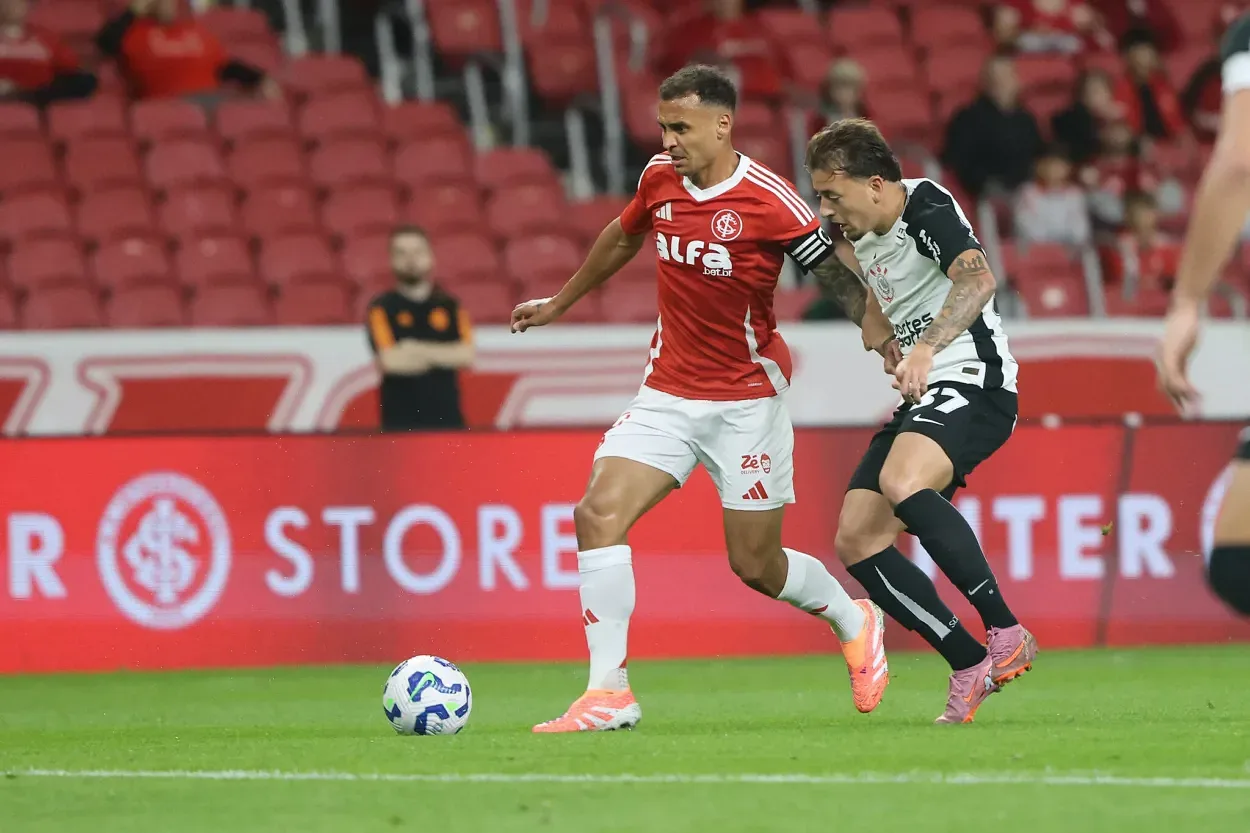 Emiliano Díaz é sincero ao falar da saída de Alan Patrick no Inter: "Nós erramos" Alan Patrick em Inter x Corinthians