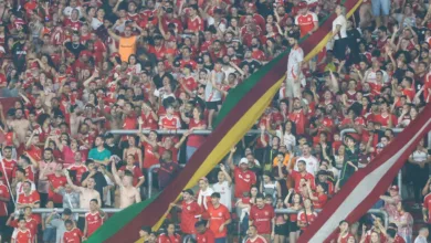 Torcida do Inter volta a protestar com faixas em frente ao Beira-Rio; veja mensagens Sport Club Internacional | Oficial / Flickr