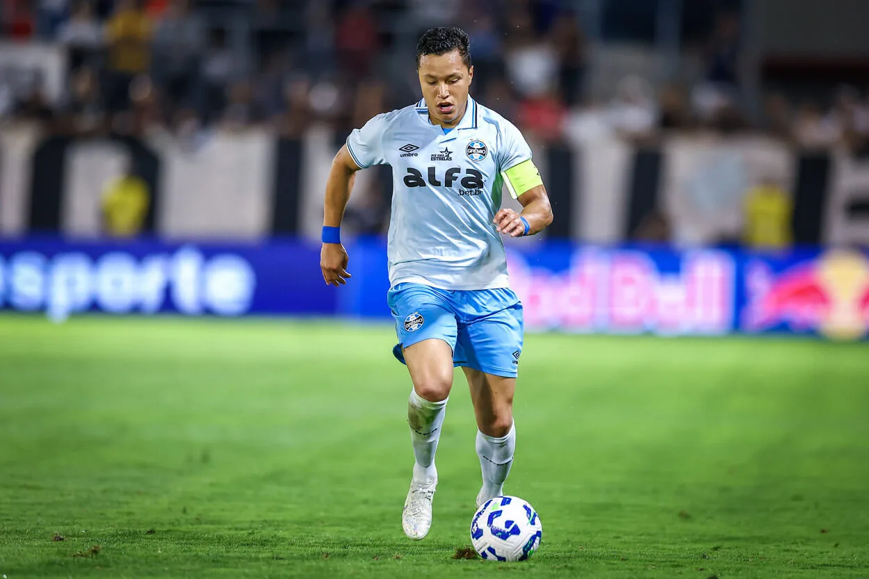 Marlon cita o Inter em segunda entrevista após derrota do Grêmio: "Equipe com mais pênaltis" Marlon pelo Grêmio