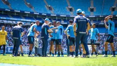 Grêmio tem retornos importantes para pegar o São Paulo; veja os times e onde assistir RS - FUTEBOL/ TREINO GREMIO 2025 - ESPORTES - Jogadores do Gremio realizam jogo-treino contra o Brasil de Pelotas durante a manha deste sabado, na Arena do Grêmio, na preparação para a partida valida pelo Campeonato Brasileiro 2025. FOTO: LUCAS UEBEL/GREMIO FBPA
