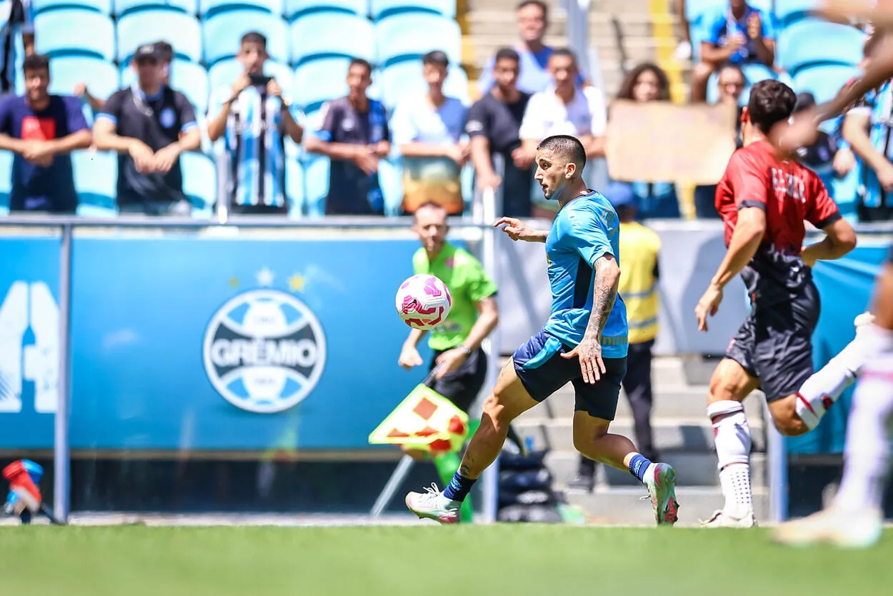 Olivera citado por Mano no Grêmio