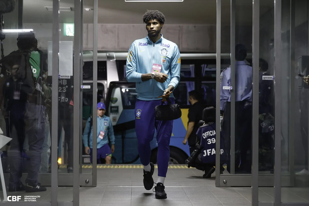Jornalista da ESPN diz que camisa do Brasil pesou para Hugo Souza: "Diferente do Corinthians" Hugo Souza do Corinthians