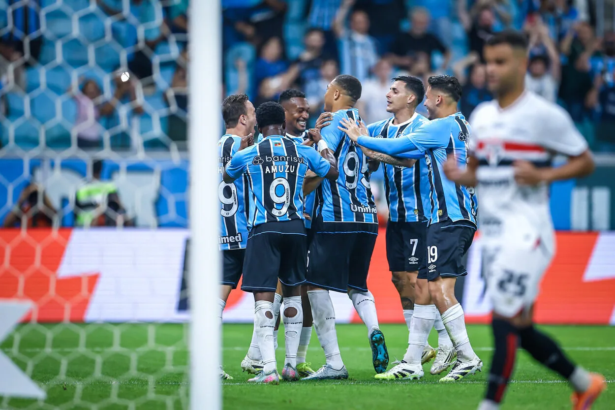 Grêmio foi prejudicado pela arbitragem mesmo com a vitória, diz comentarista Grêmio ganhou do São Paulo