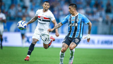 Olivera se manifesta após ser multado por indisciplina pelo Grêmio: "Peço desculpas" Olivera pelo Grêmio