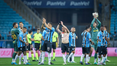 Grêmio tem retorno de trio, mas perde jogadores importantes para o próximo jogo do Brasileirão RS - FUTEBOL/CAMPEONATO BRASILEIRO 2025/GREMIO x SAO PAULO - ESPORTES - Lance da partida entre Gremio e Sao Paulo disputada na noite desta quinta-feira, na Arena do Gremio, em partida valida pela Campeonato Brasileiro 2025. FOTO: LUCAS UEBEL/GREMIO FBPA