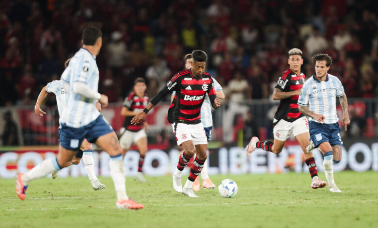 Bruno Henrique escolhe posição no Flamengo após vitória: "Que não seja essa" Bruno Henrique pelo Flamengo