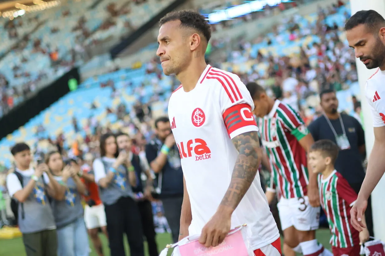 Alan Patrick se manifesta após nova derrota do Inter: "Manter a cabeça no lugar" Alan Patrick pelo Inter