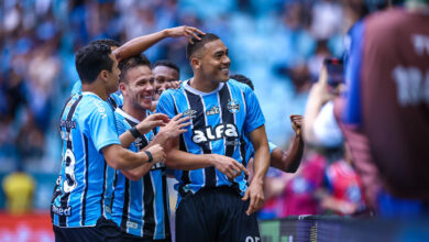 Bastidores: Grêmio se reuniu após goleada e não deixou vazar para a imprensa Grêmio venceu em casa